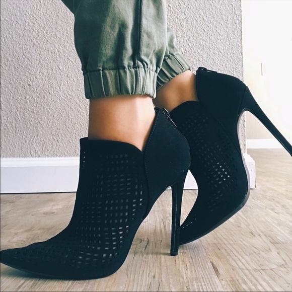 💕HP💕Black ankle stiletto booties - Picture 2 of 3